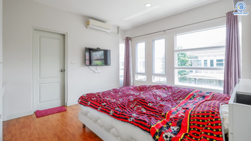 บ้านเดี่ยวมือสองย่านนนทบุรี ม.บางกอก บูเลอวาร์ด ราชพฤกษ์-พระราม5 หลังมุม! เนื้อที่ 56 ตร.ว. ตกแต่ง Built-in ฟังก์ชัน 3 ห้องนอน 4 ห้องน้ำ 2 ที่จอกรถ พร้อมอยู่ บนทำเลเดินทางสะดวก ติดถนนราชพฤกษ์ ใกล้วงเวียนพระราม 5 , The Walk ราชพฤกษ์...